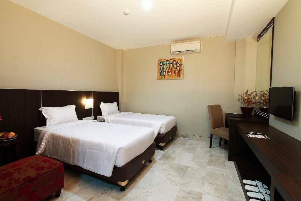 Grand Hatika Hotel Tanjung Pandan Ngoại thất bức ảnh