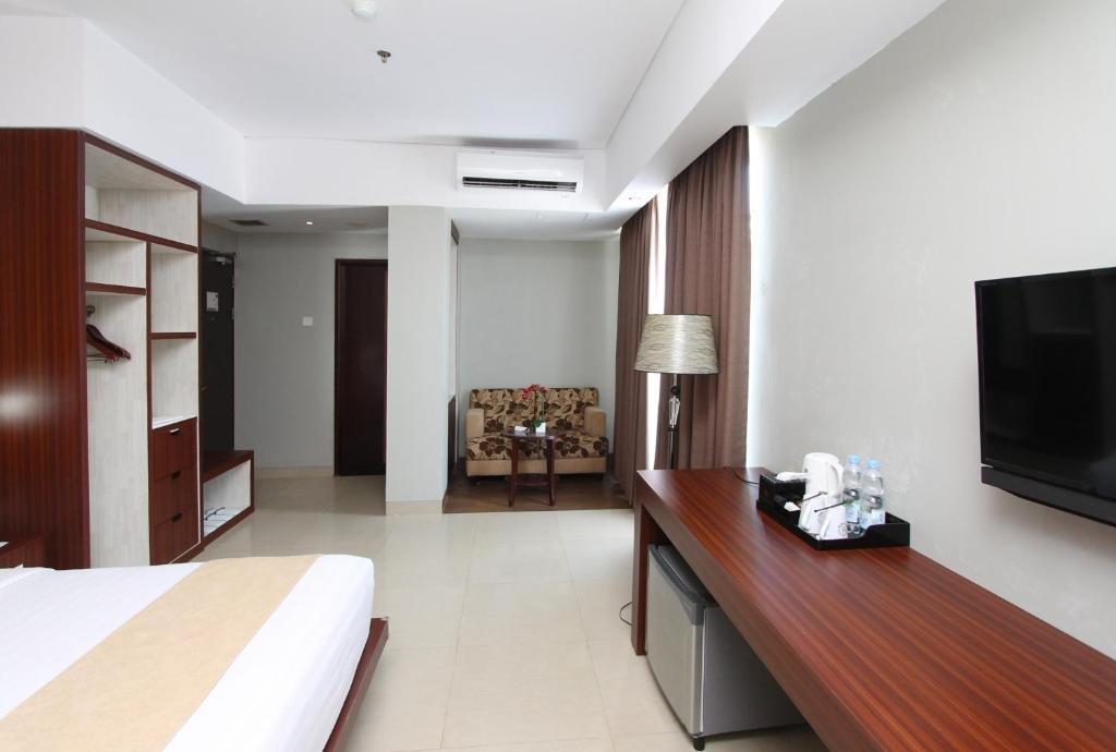 Grand Hatika Hotel Tanjung Pandan Ngoại thất bức ảnh