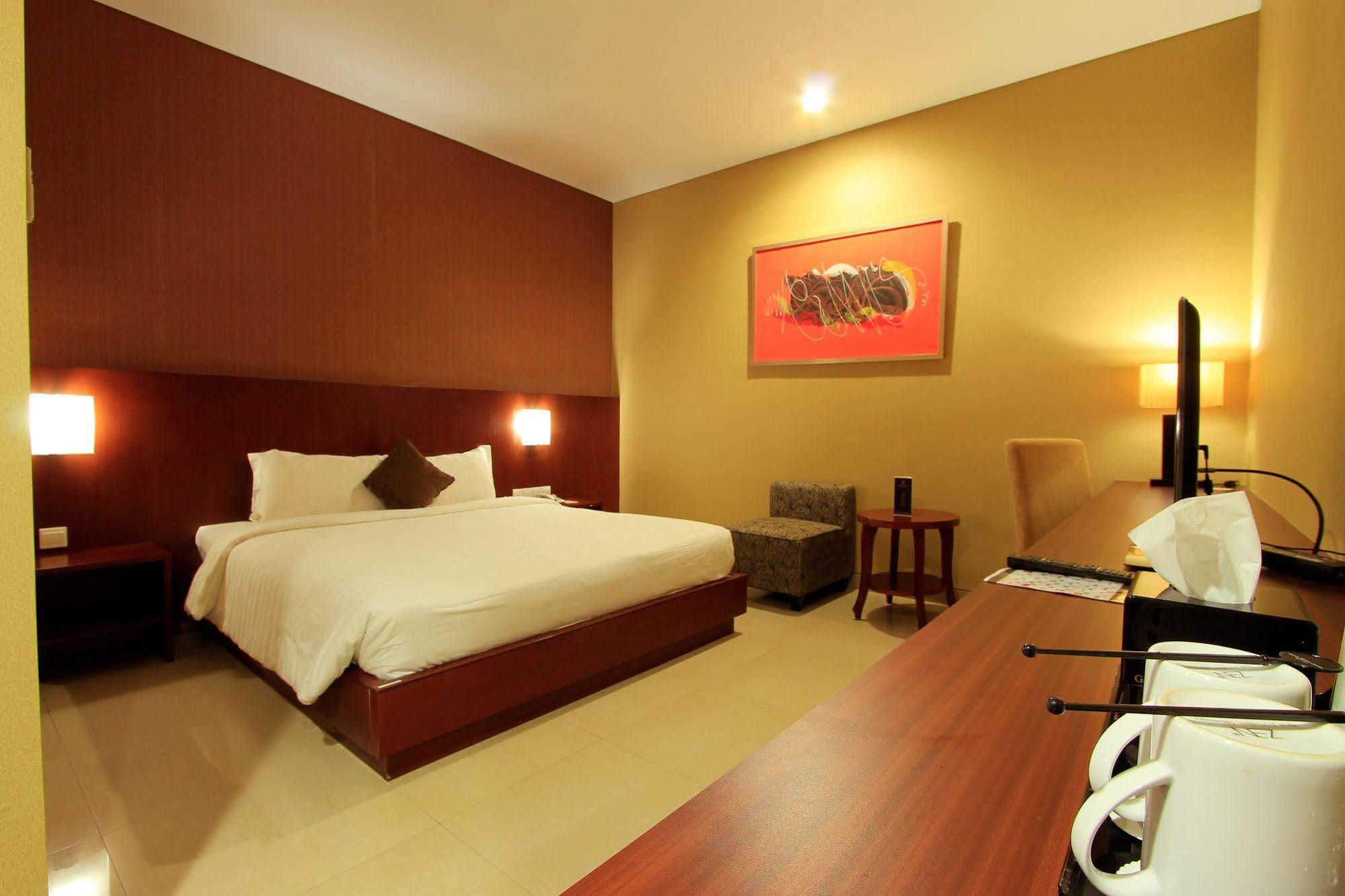 Grand Hatika Hotel Tanjung Pandan Ngoại thất bức ảnh