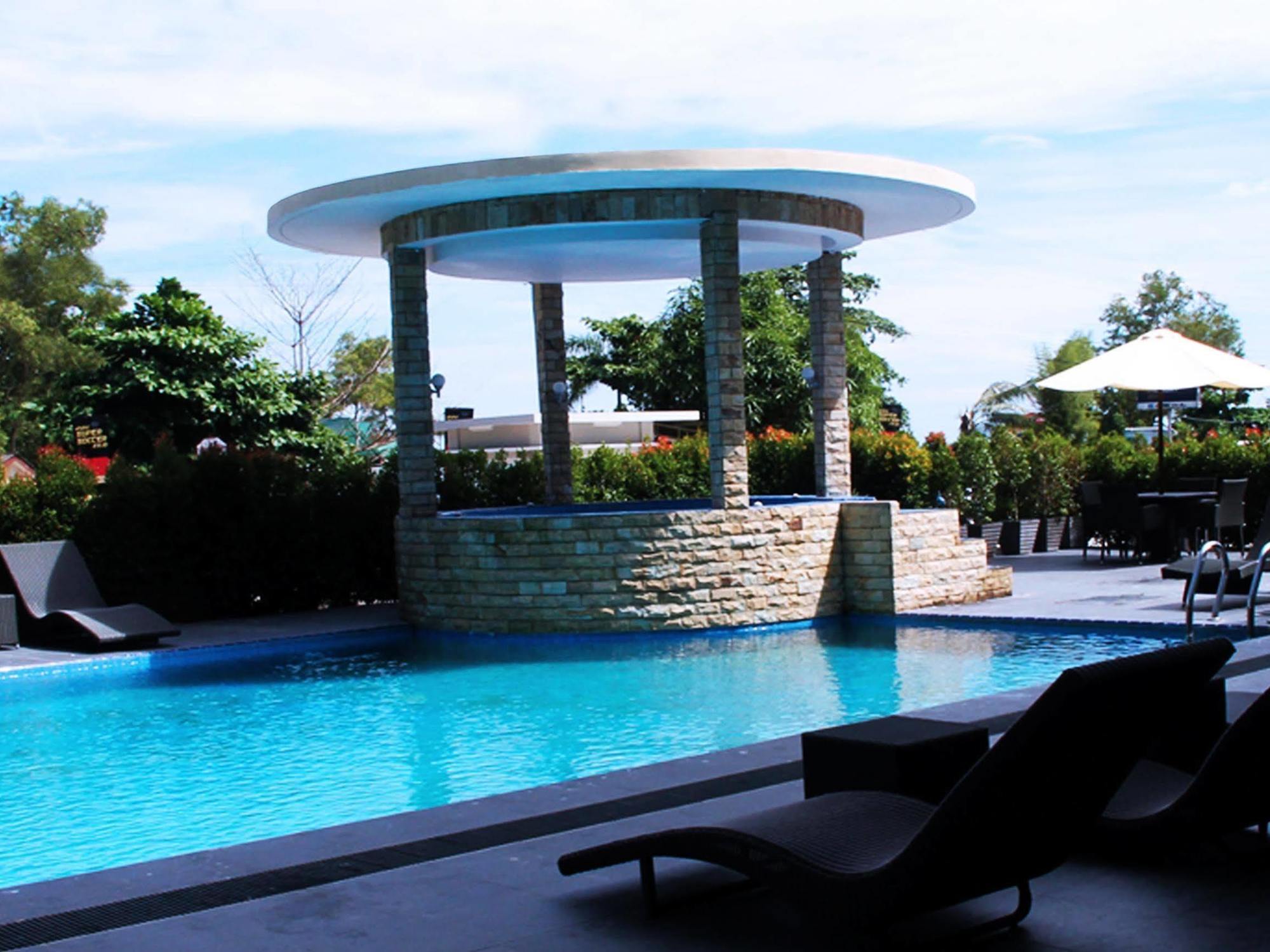 Grand Hatika Hotel Tanjung Pandan Ngoại thất bức ảnh
