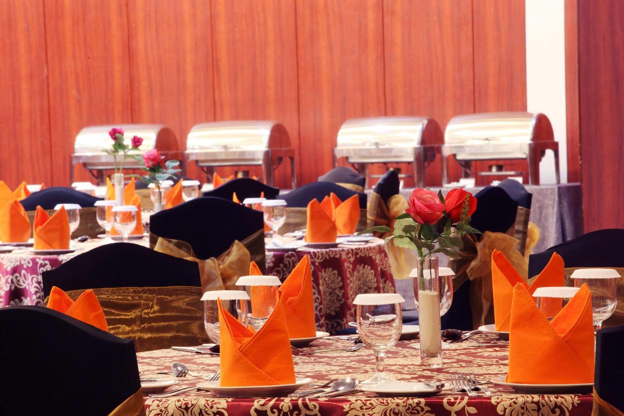 Grand Hatika Hotel Tanjung Pandan Ngoại thất bức ảnh