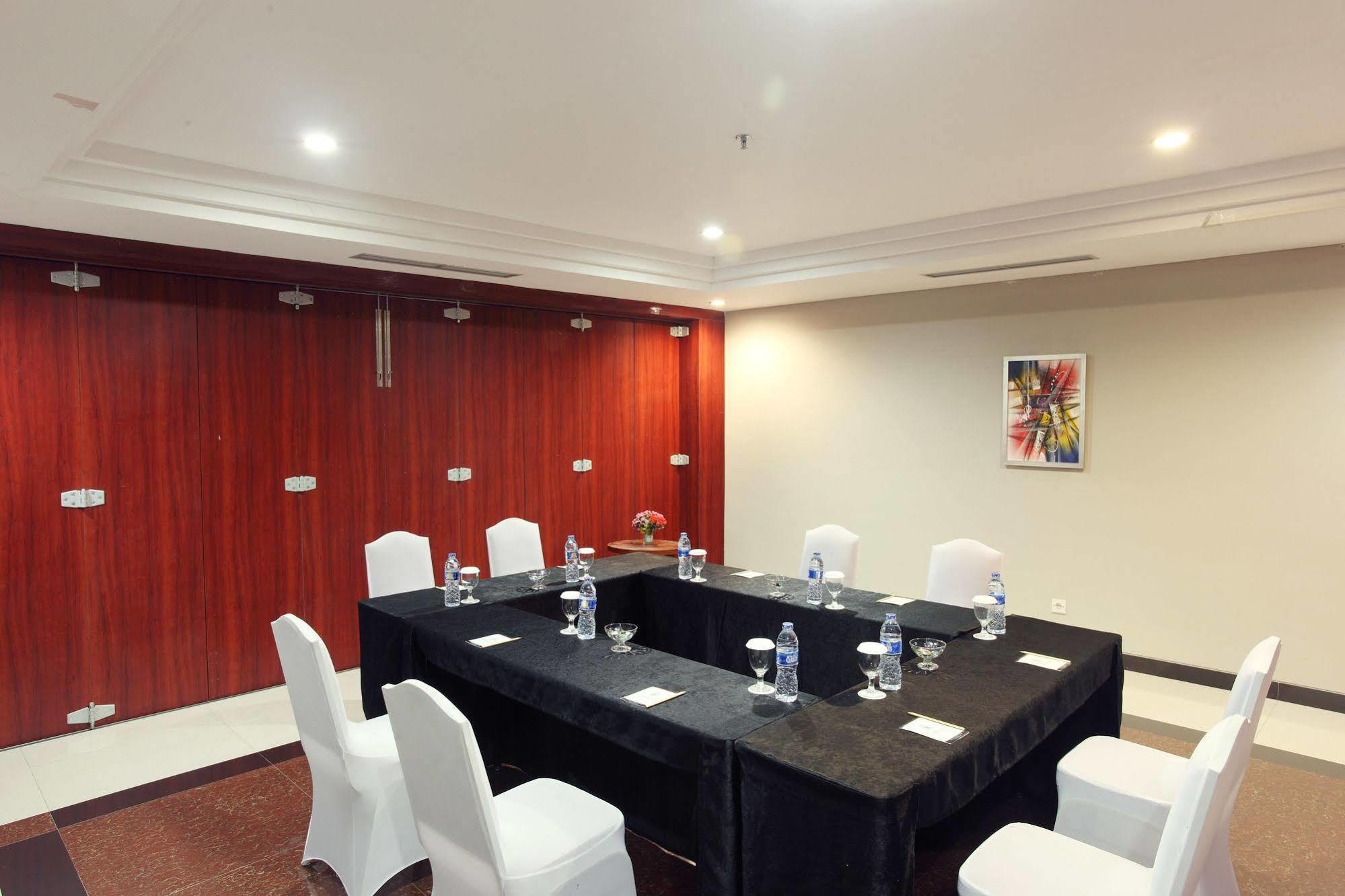 Grand Hatika Hotel Tanjung Pandan Ngoại thất bức ảnh