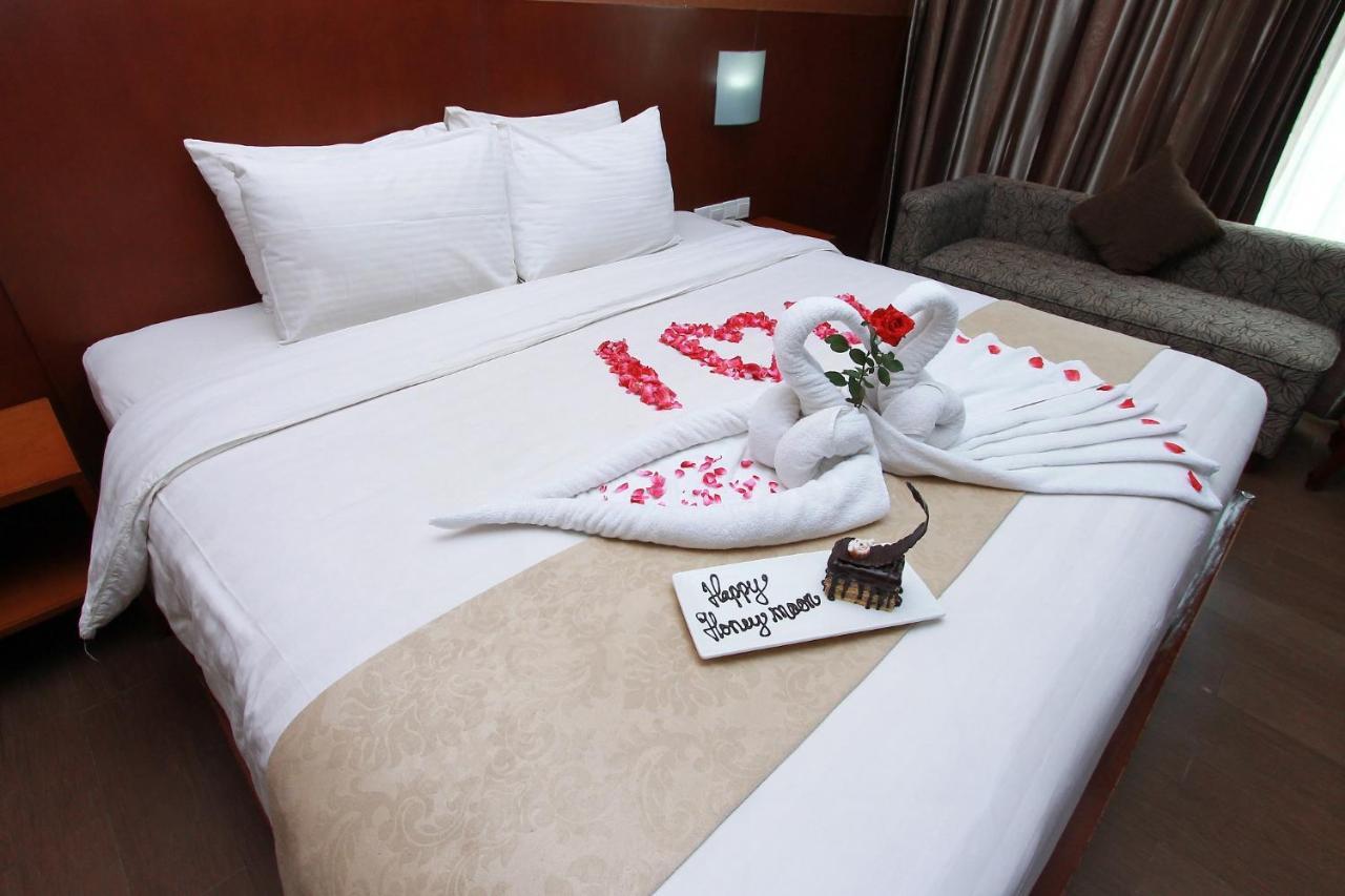 Grand Hatika Hotel Tanjung Pandan Ngoại thất bức ảnh