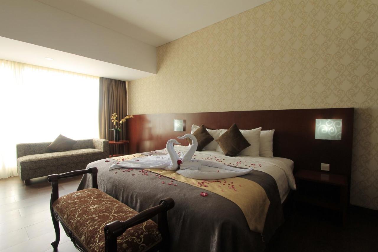 Grand Hatika Hotel Tanjung Pandan Ngoại thất bức ảnh