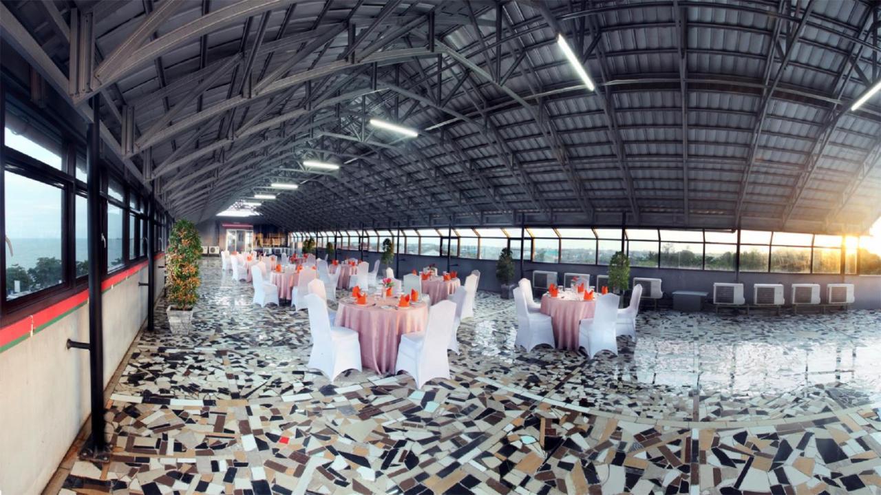 Grand Hatika Hotel Tanjung Pandan Ngoại thất bức ảnh
