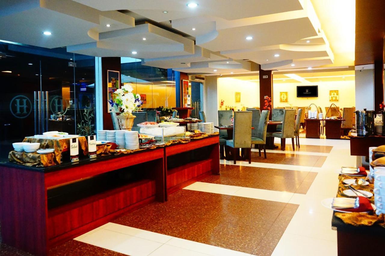 Grand Hatika Hotel Tanjung Pandan Ngoại thất bức ảnh