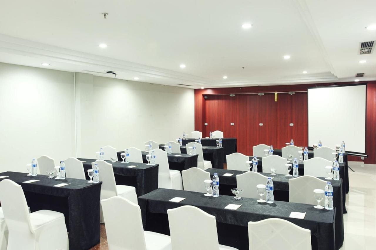 Grand Hatika Hotel Tanjung Pandan Ngoại thất bức ảnh