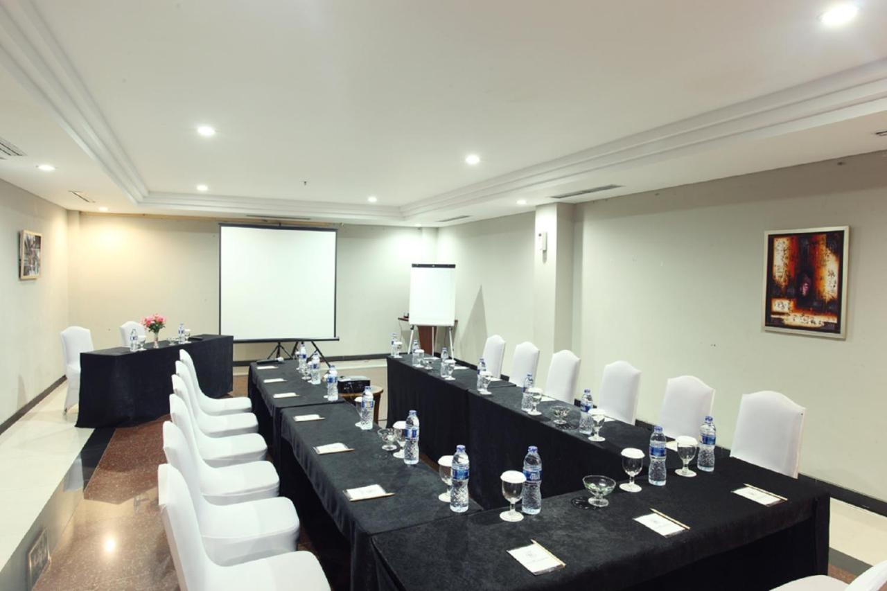 Grand Hatika Hotel Tanjung Pandan Ngoại thất bức ảnh
